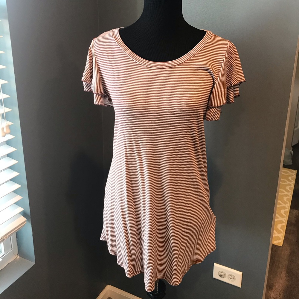 Ruffle sleeve tunic top